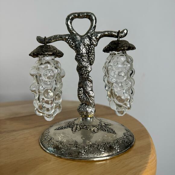 Vintage Glass Salt and Pepper Hanging Grapes Silver Made in Japan A Price Import - Picture 2 of 9